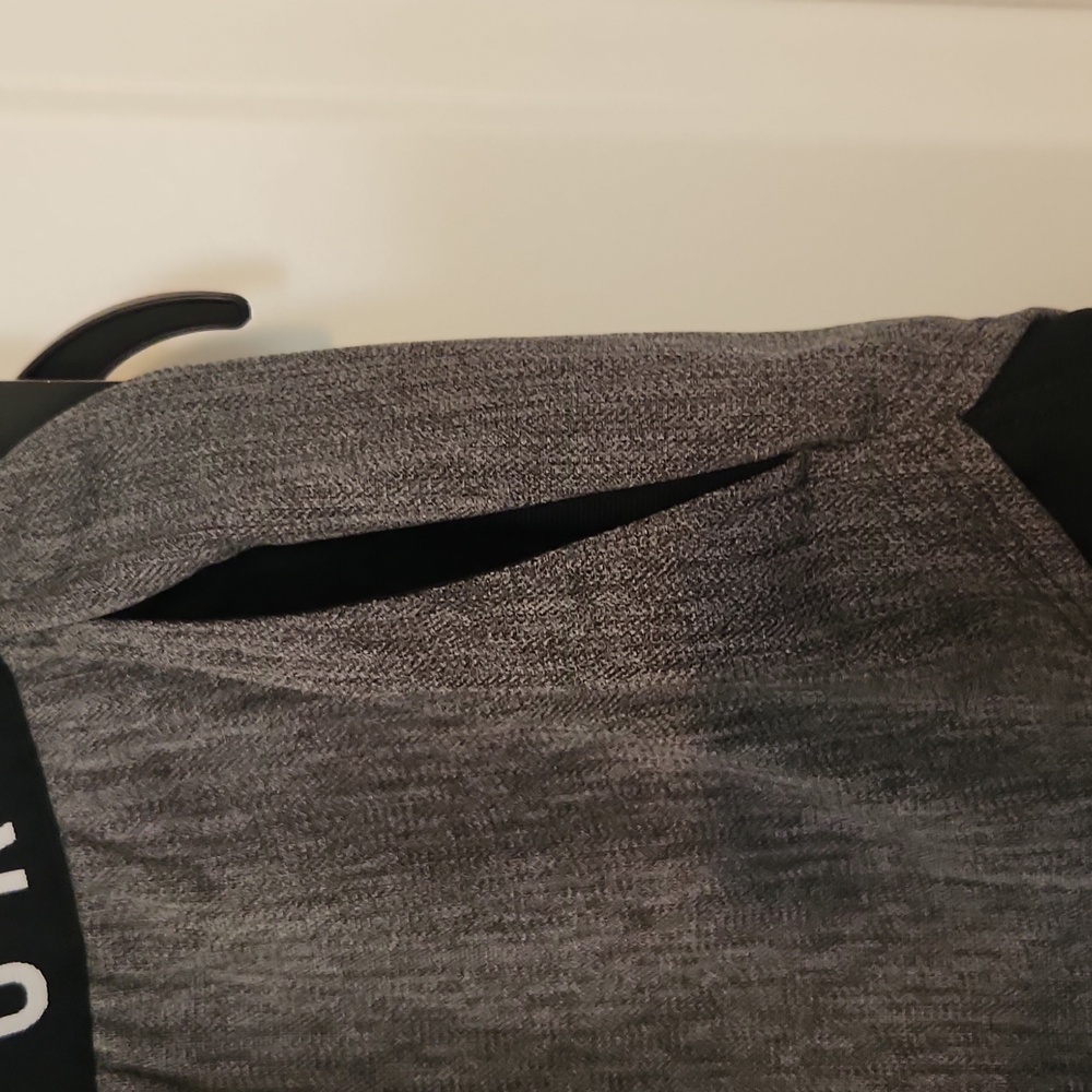 NWT womens under Armour grey shorts. Small - Picture 2 of 4